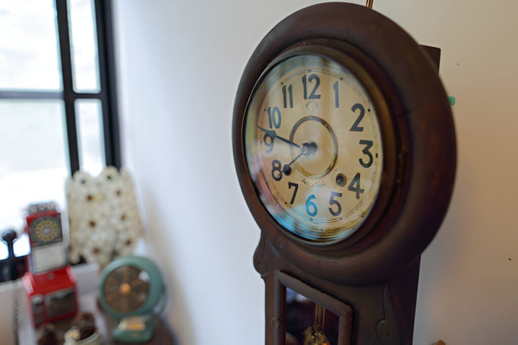 How to Style Large Farmhouse Wall Decor: Easy Ideas for a Cozy, Collected Look